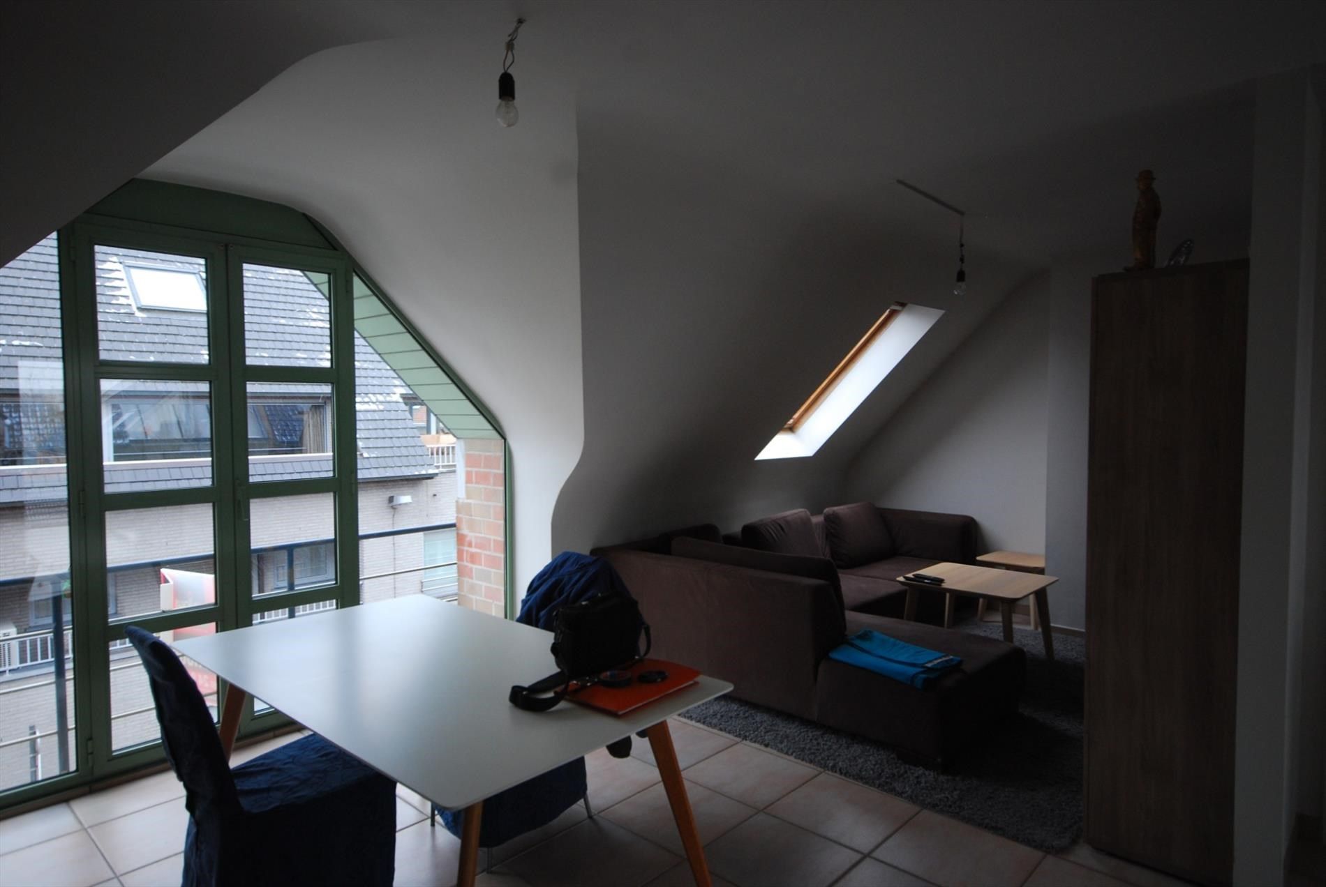 RUIM APPARTEMENT MET ONDERGRONDSE AUTOSTAANPLAATS foto 3