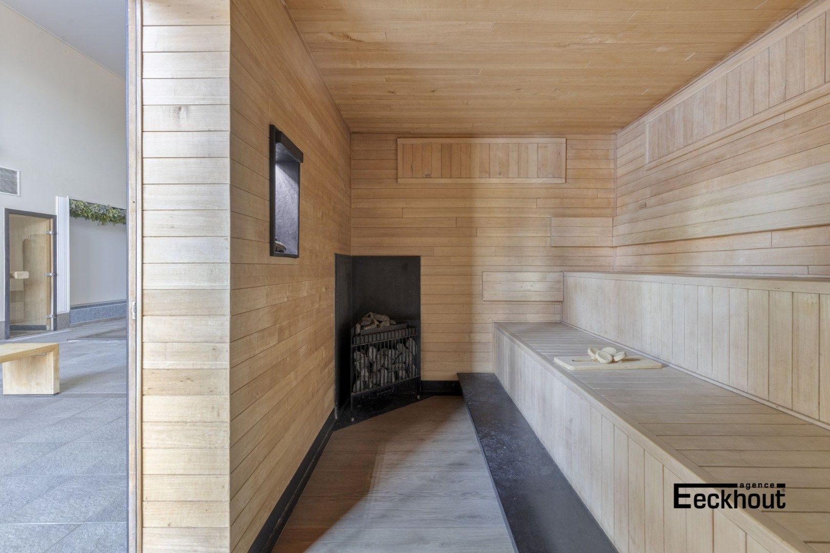 Handelscomplex op gunstige locatie foto 28