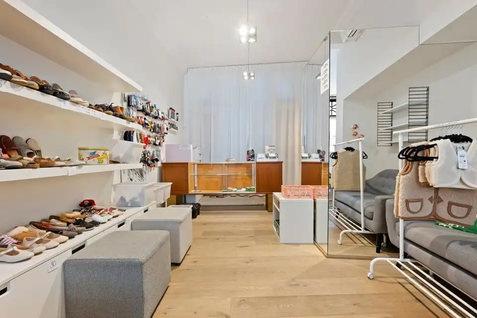 HANDELSPAND IN HET CENTRUM VAN SINT-TRUIDEN foto 6