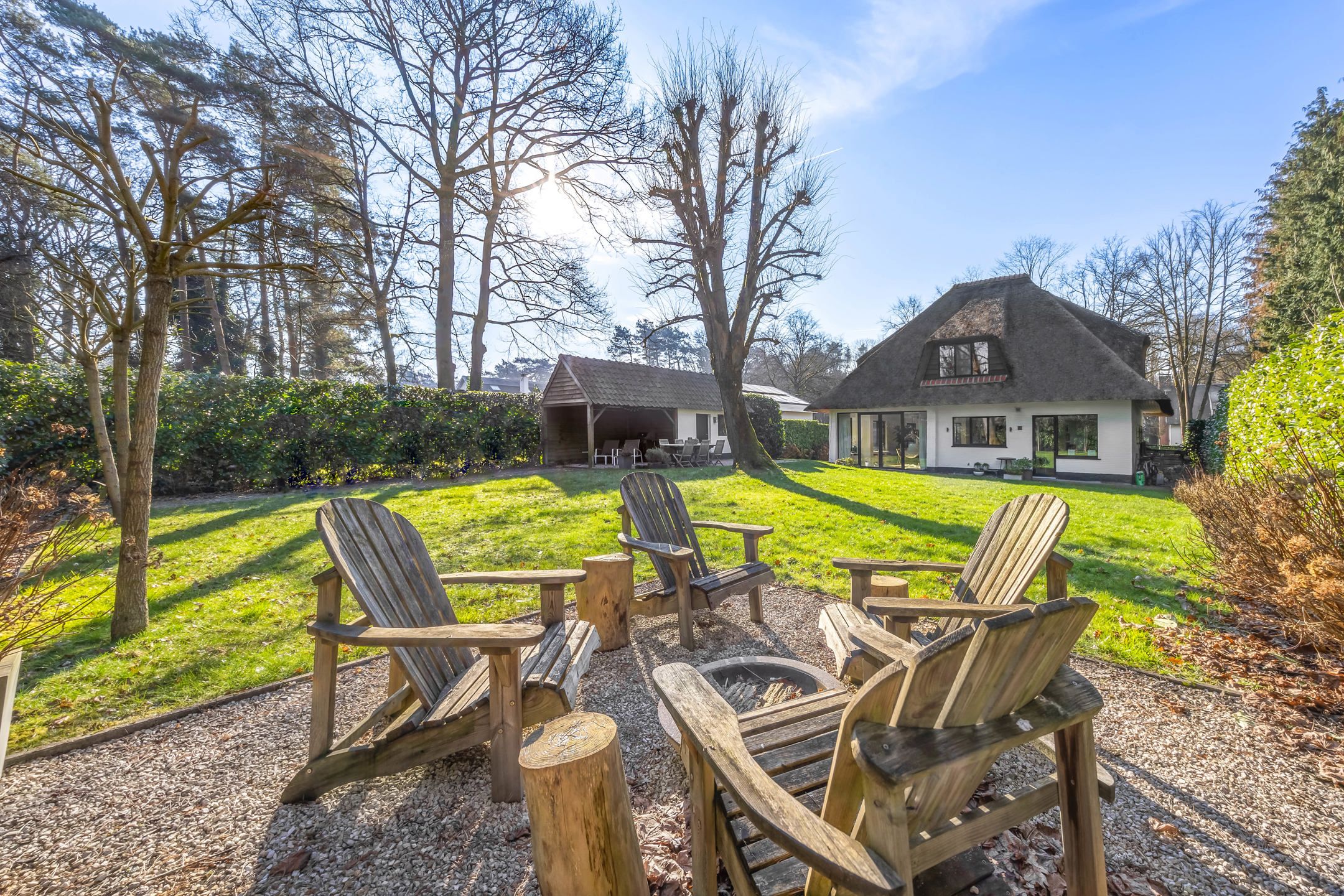 Recent gerenoveerde rietgedekte villa vooraan Schilde dorp! foto 18