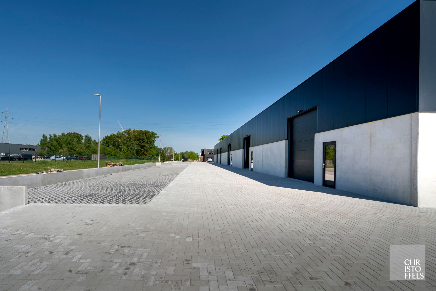 Nieuwe KMO-unit van 225m² op bedrijventerrein in Lanklaar!  foto 9