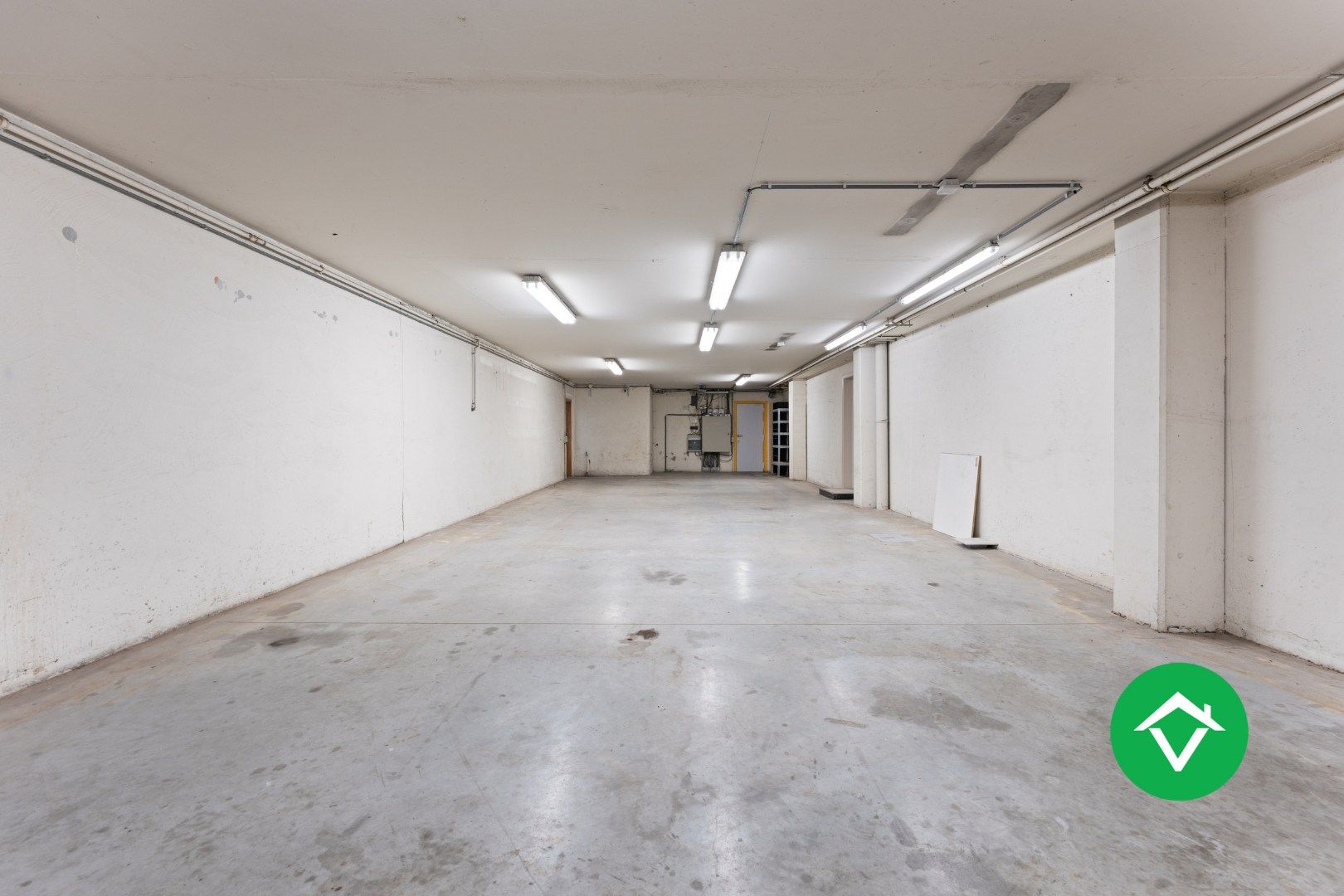 Bedrijfsgebouw met woonst te Ichtegem foto 13