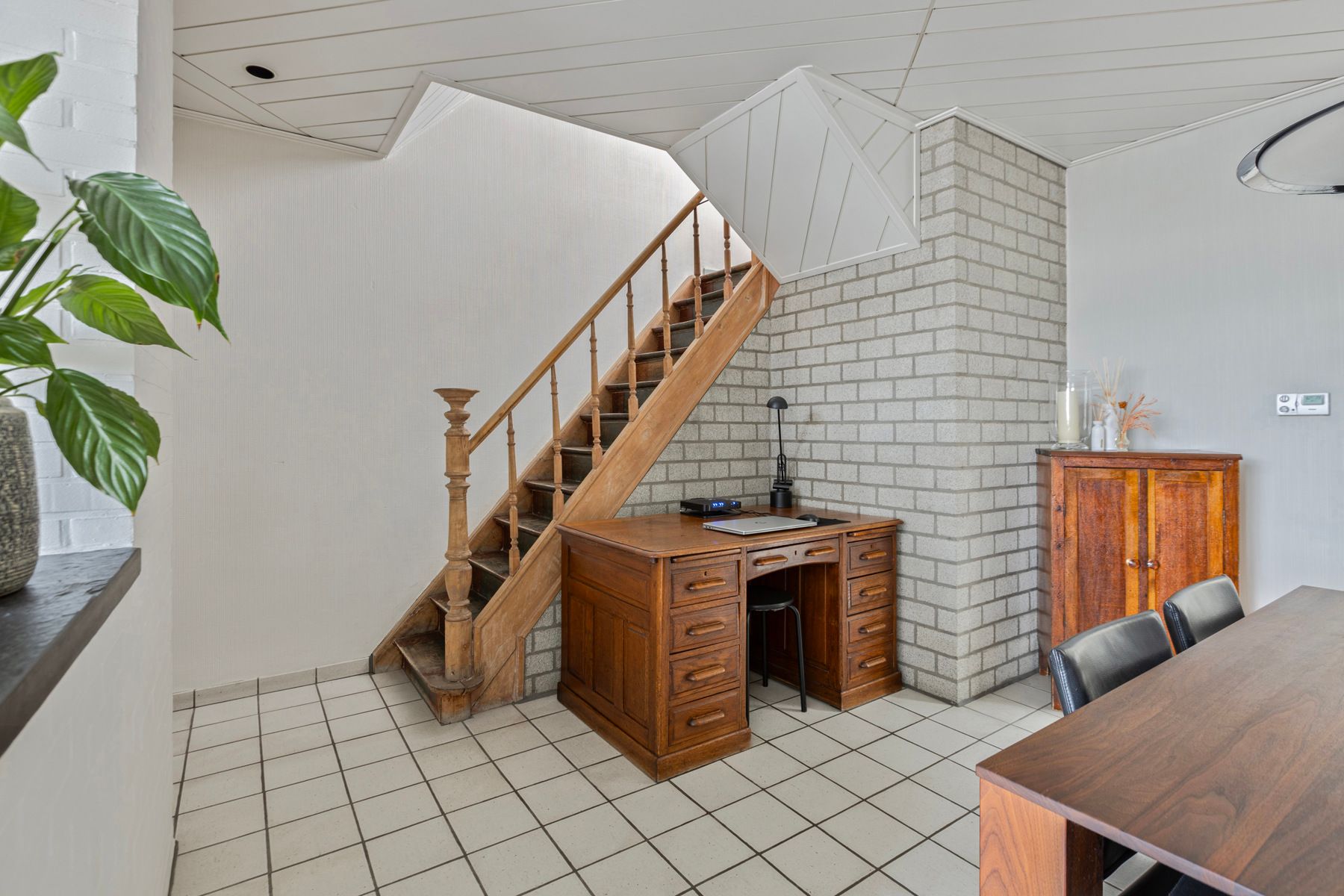 Charmante, gerenoveerde HOB met veranda en tuin in Hasselt – instapklaar en perfect gelegen! foto 10