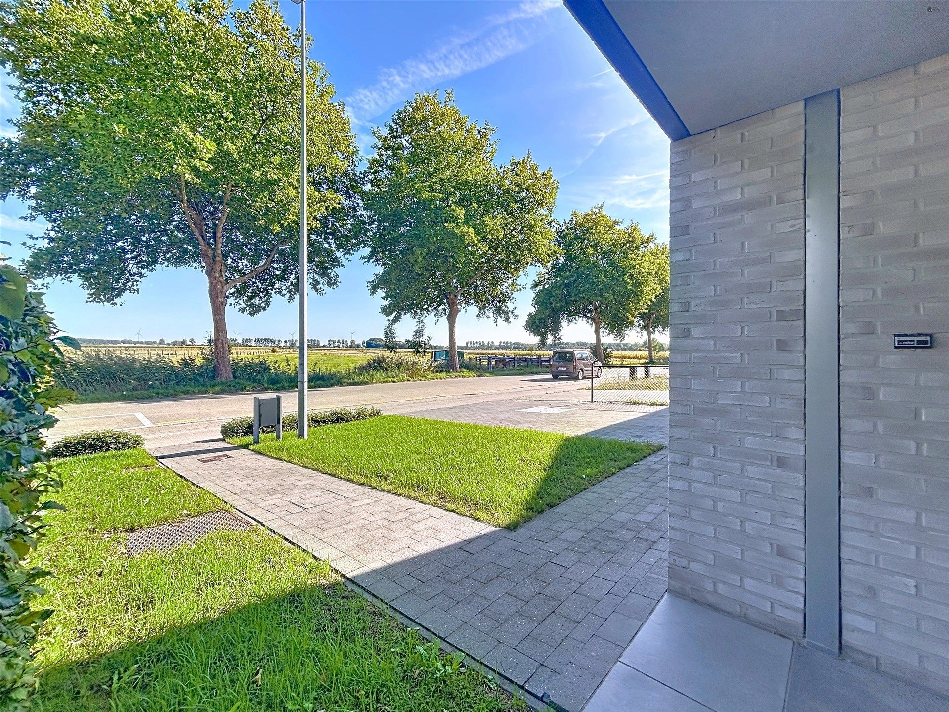 Recente energiezuinige (A-label) woning met weids zicht op natuur foto 9