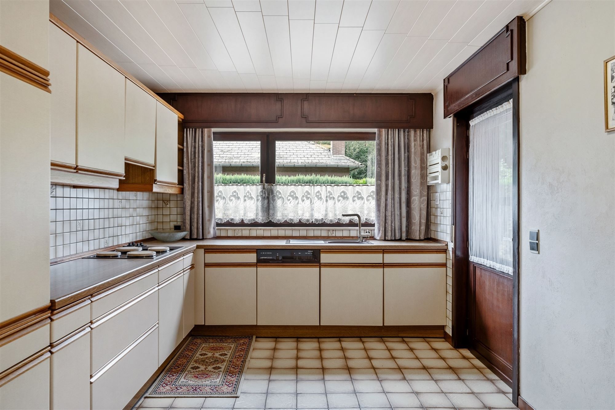 ZEER GOED ONDERHOUDEN GELIJKVLOERSE WONING MET 3 TOT 4 SLAAPKAMERS OP EEN RUIM PERCEEL VAN 10A33CA TE OOSTHAM foto 11