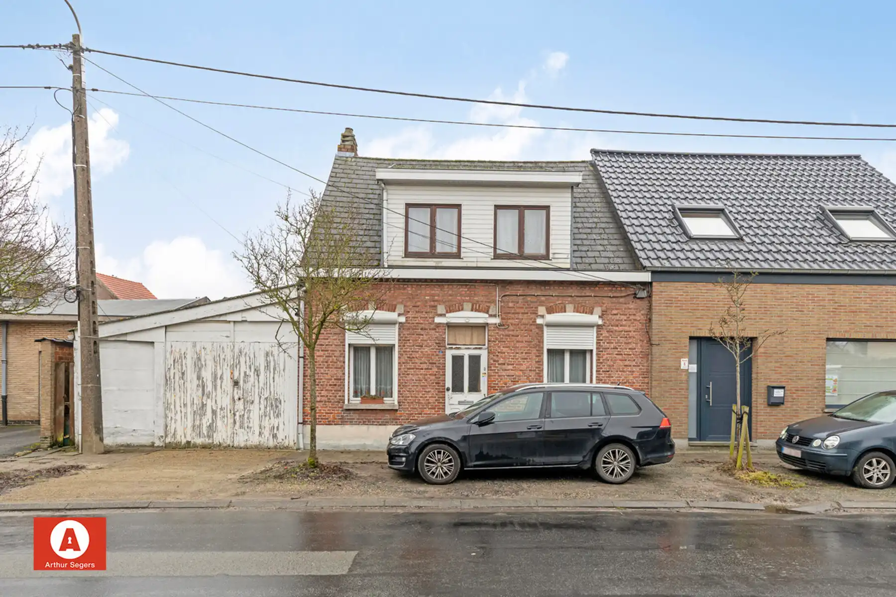 Hoofdfoto van de publicatie: Te renoveren woning op centrale ligging in Lebbeke
