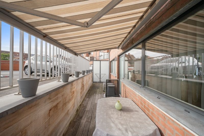 Roeselare-Centrum – Luxueus appartement met commerciële mogelijkheid foto 15