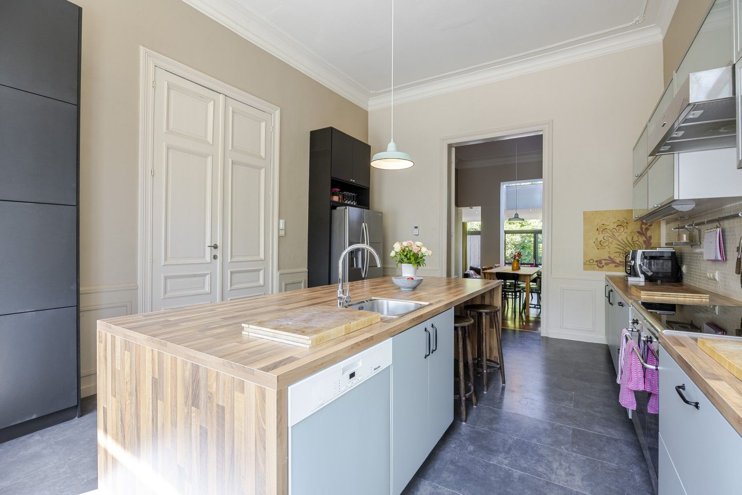 Statige herenwoning in hartje Aarschot – instapklaar en vol karakter foto 4