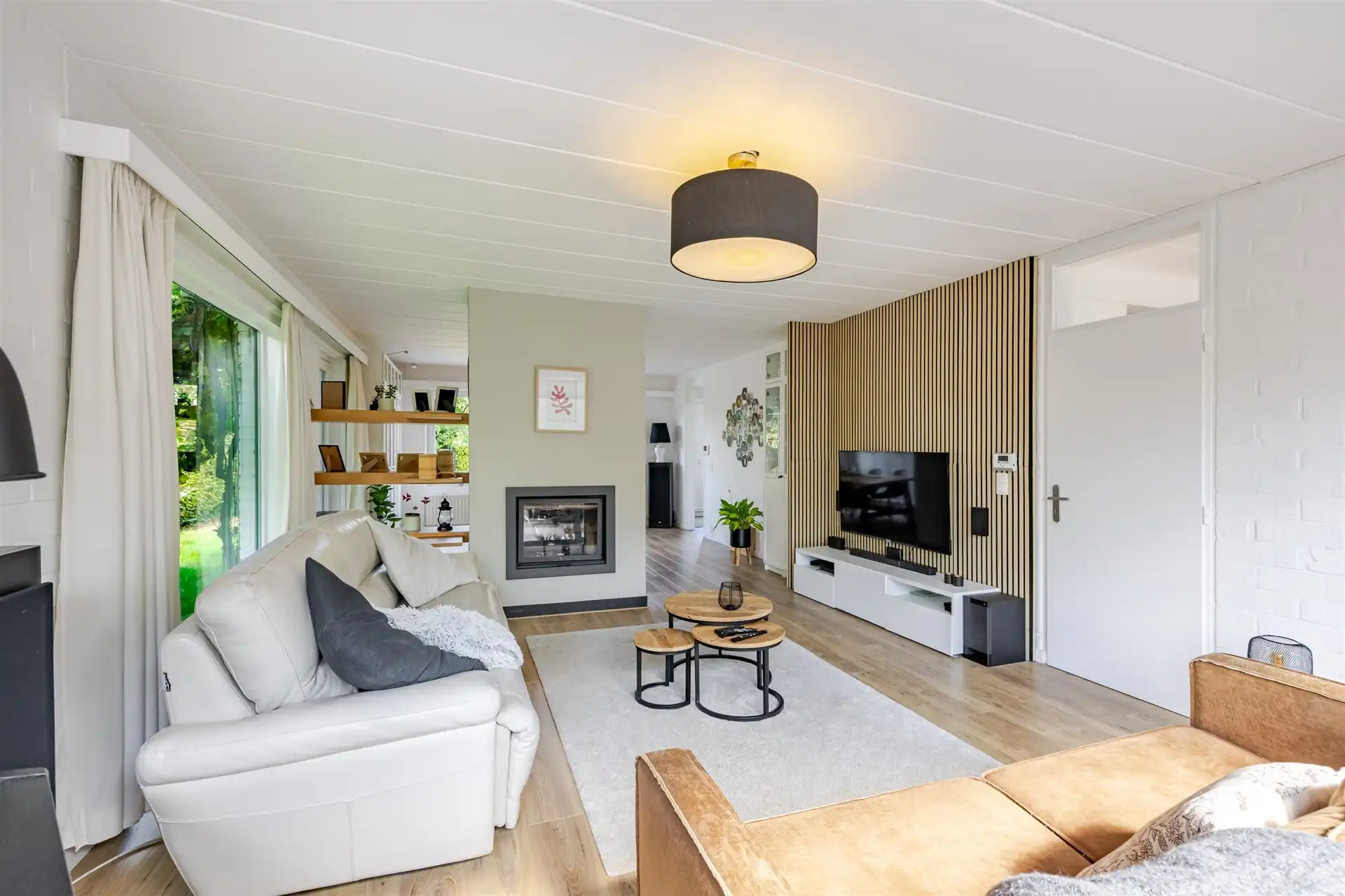 Riante woning met 4 slaapkamers , tuin en praktijk foto 30
