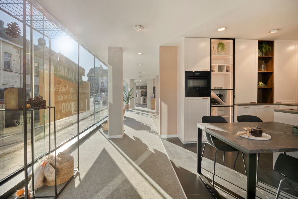 BAANWINKEL MET PARKING OP TOPLOCATIE foto 9