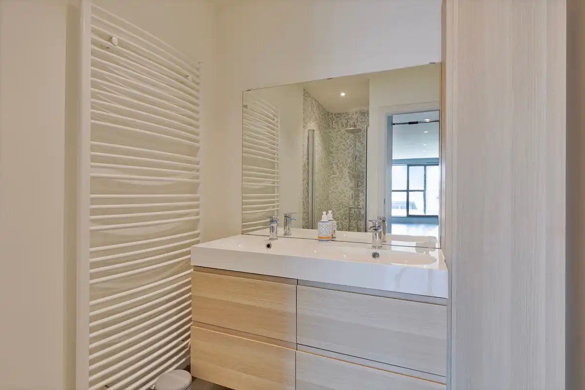 FLEXIBEL DUPLEX APPARTEMENT VAN 183M² MET 5 SLAAPKAMERS MET ZORG- EN WOONOPLOSSING NABIJ CENTRUM TONGEREN. foto 30