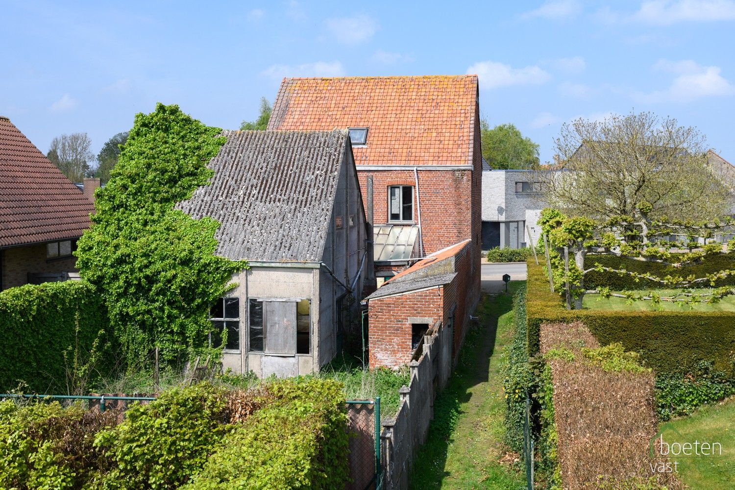 BEVEREN AAN DE IJZER: Renovatieproject en/of (deels) te slopen woonhuis met zuidgerichte tuin op 279m² grondopp. foto 17