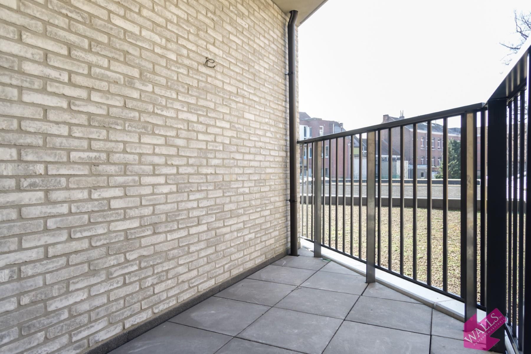 Prachtig nieuwbouwappartement met twee slk,  2 terrassen en autostaanplaats  foto 9