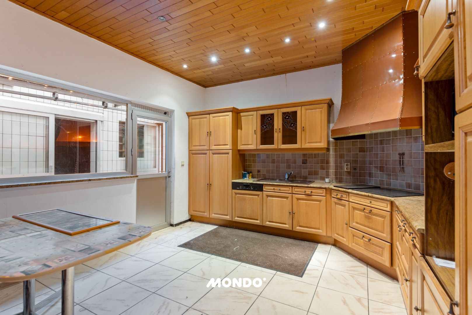 Veelzijdig handelspand met duplex in hartje Willebroek — uitstekende commerciële ligging. foto 8