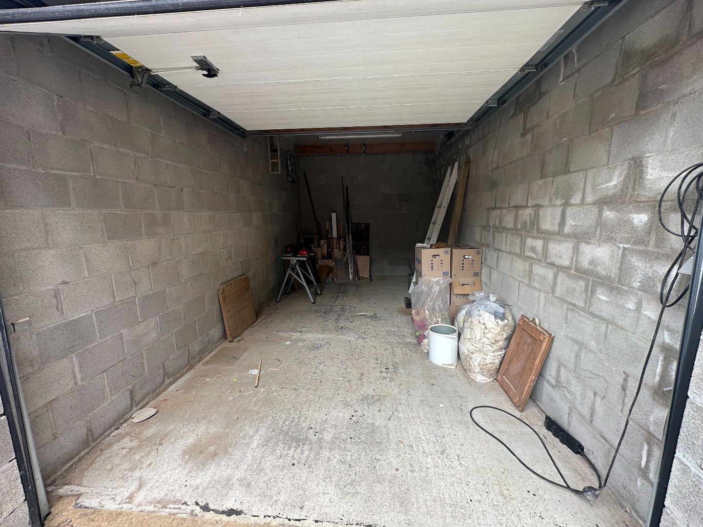 Instap klaar appartement op het gelijkvloers rechts met gezellige koer.  foto 13
