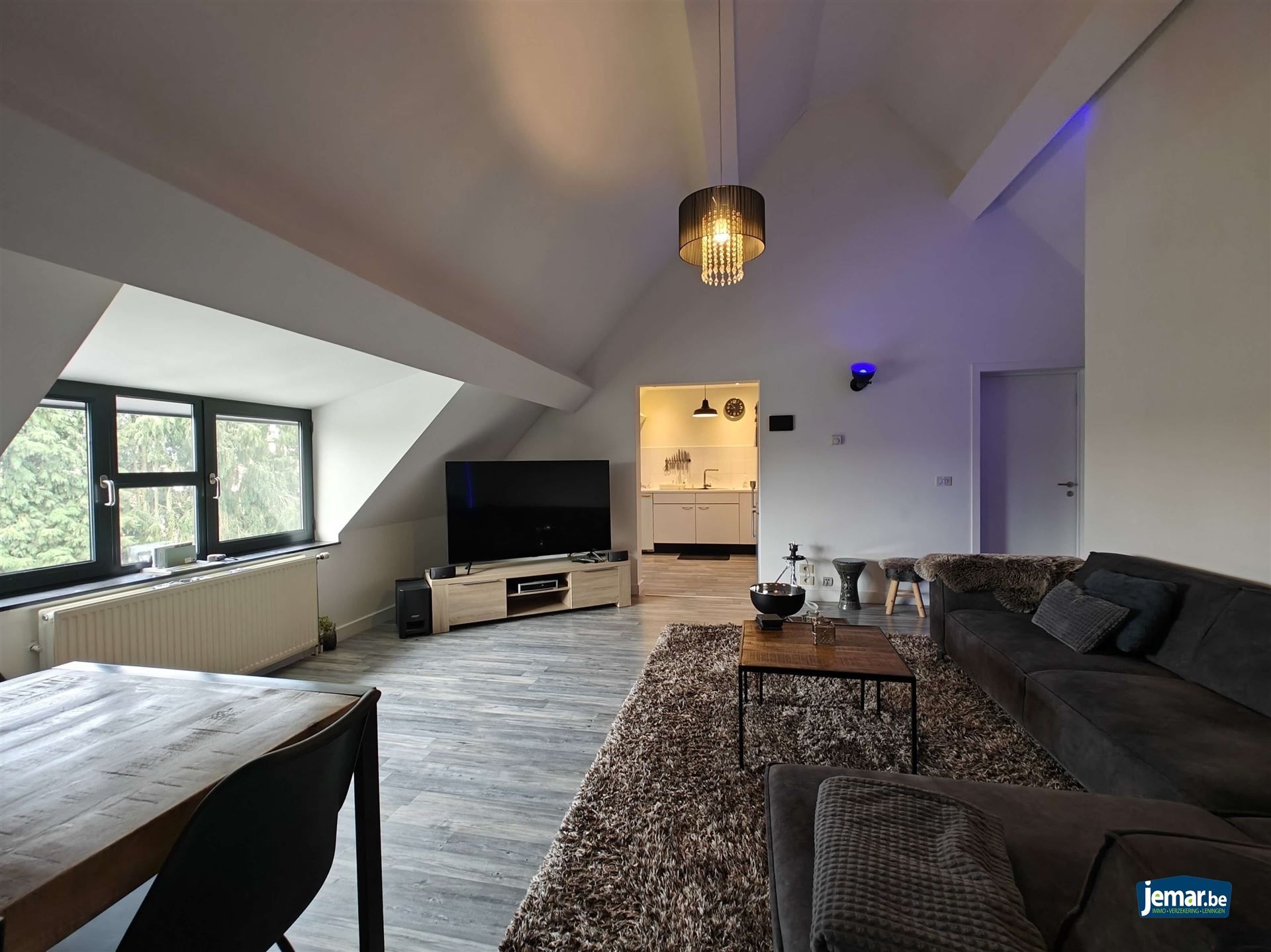 AANDELENOVERDRACHT: Handelspand met appartement foto 29