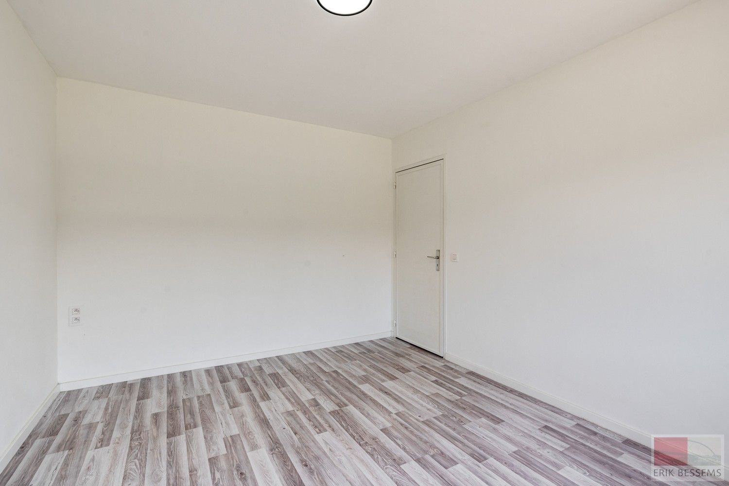 Halfvrijstaande woning uit 1969 op een perceel van 635m², woonopp. 154 m² foto 17