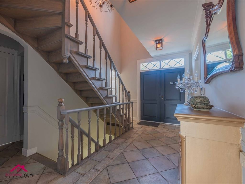 Landelijke villawoning met dubbele vrijstaande garage foto 17