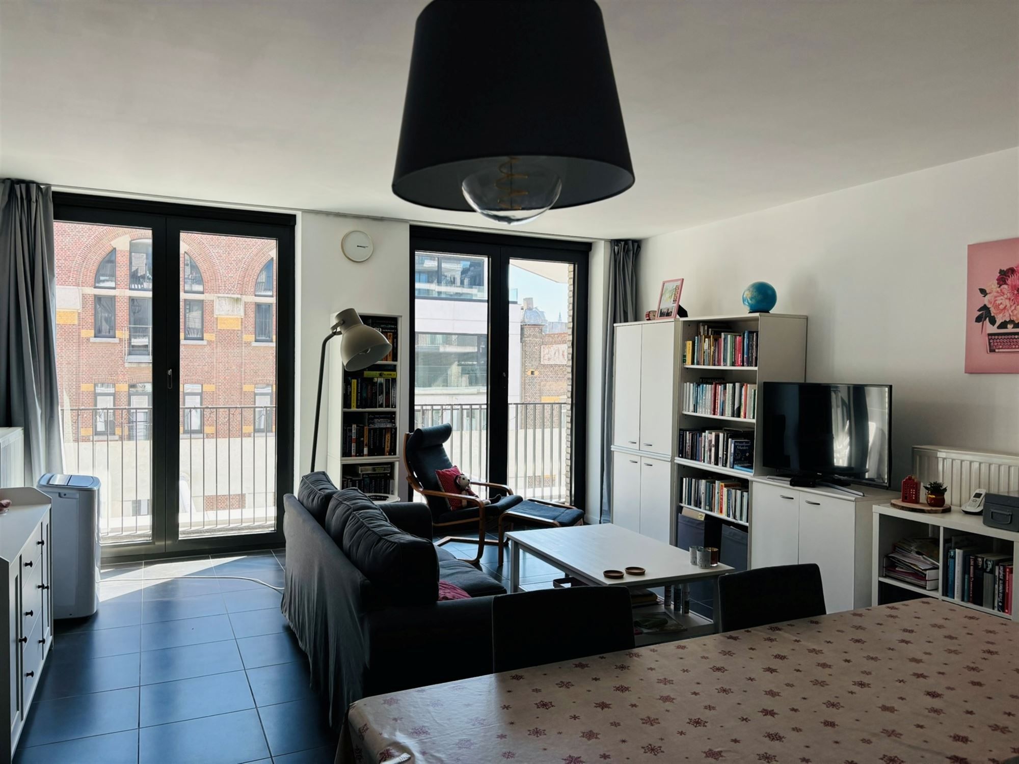 Modern tweeslaapkamerappartement op het bruisende Eilandje foto 3