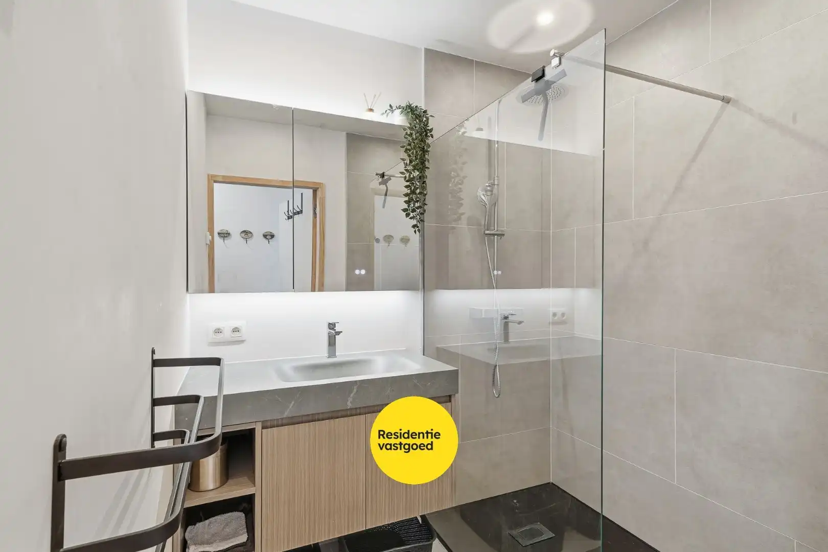 Modern energiezuinig 2-slaapkamerappartement te Bredene foto 15