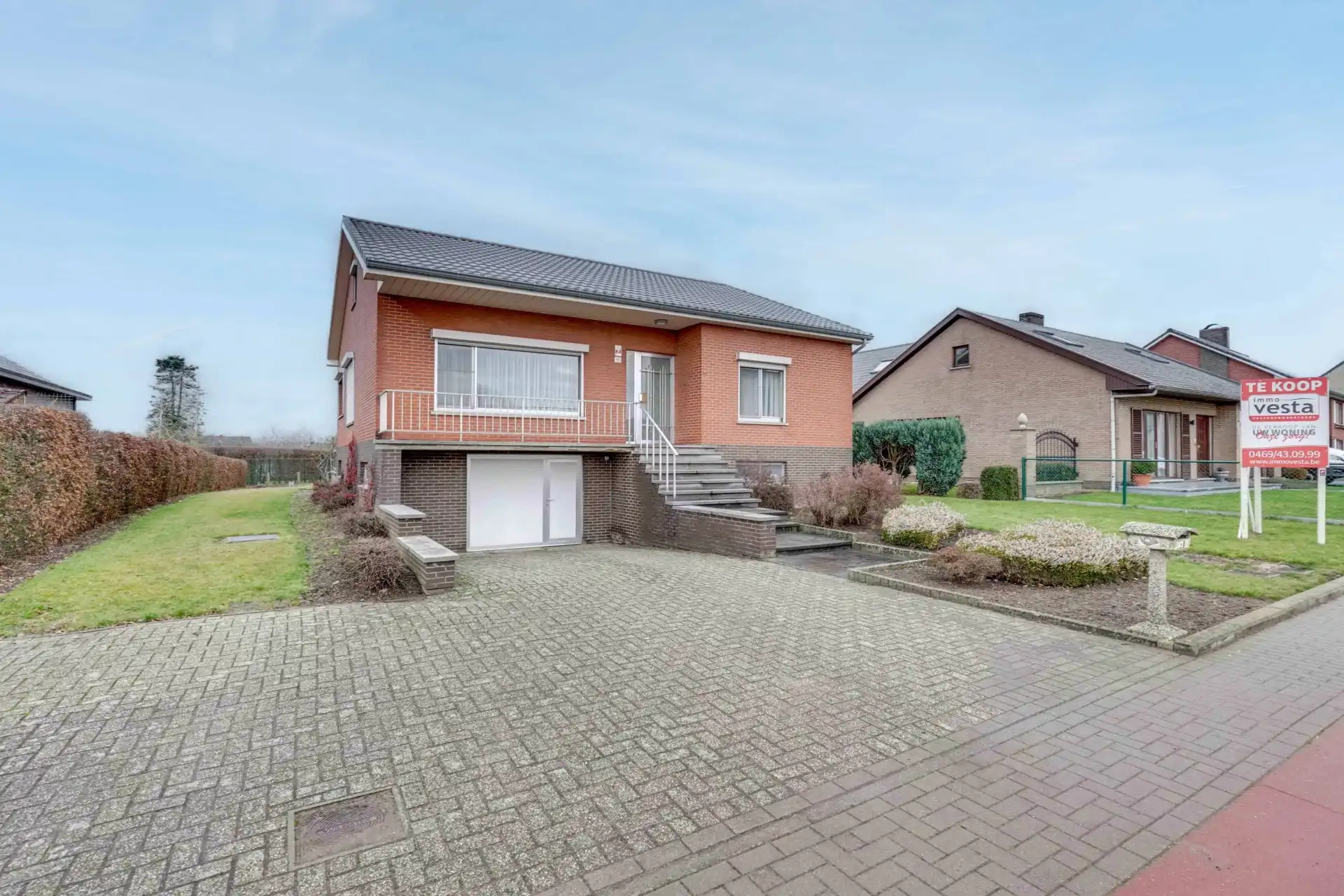 Ruime gezinswoning met tuin nabij centrum van Wellen foto 2