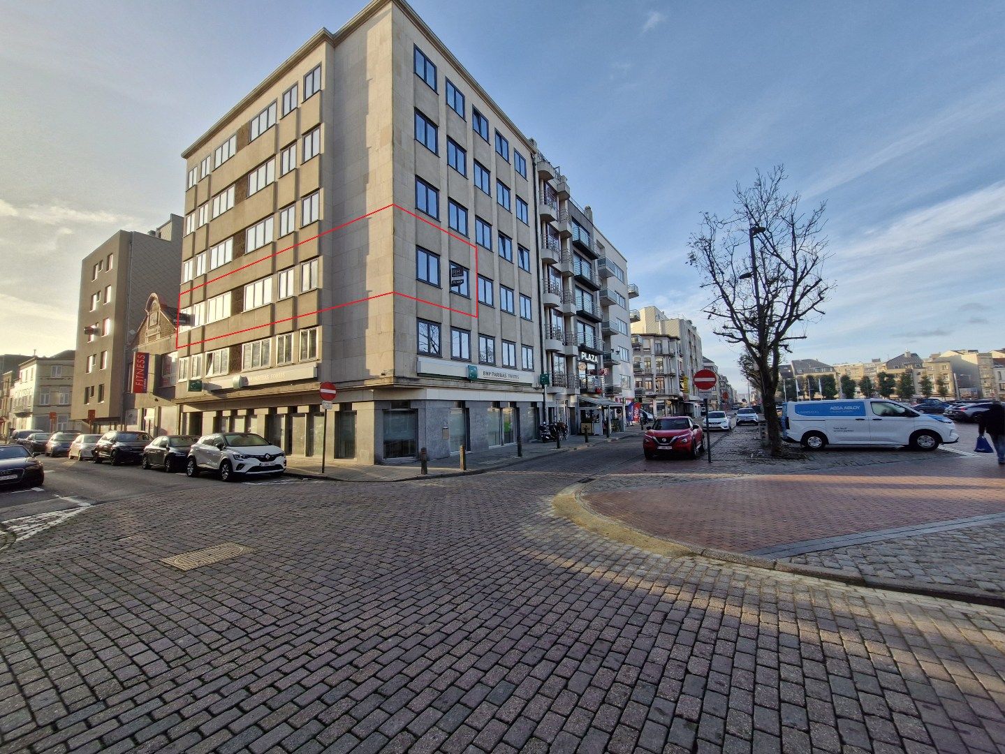 Groot hoekappartement met open zicht over de markt te Blankenberge foto 2