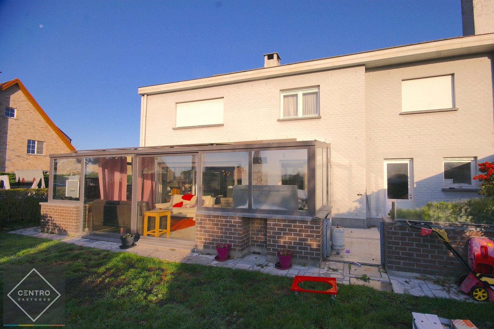 Ruime woning met 4 slpks, garage, bureel én tuin! foto 19