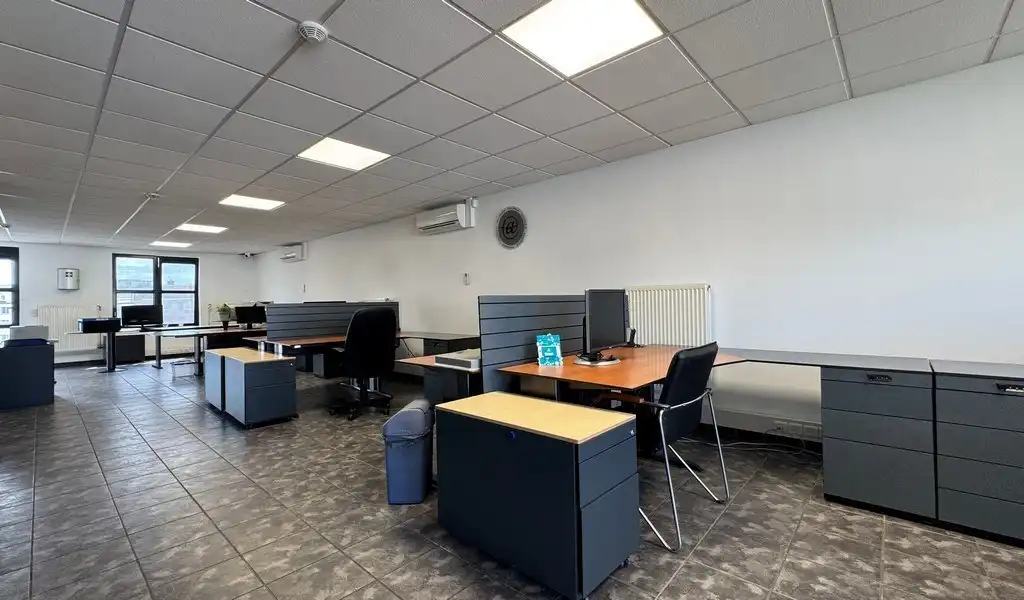 Instapklaar kantoor te huur aan N120 te Deurne foto 6