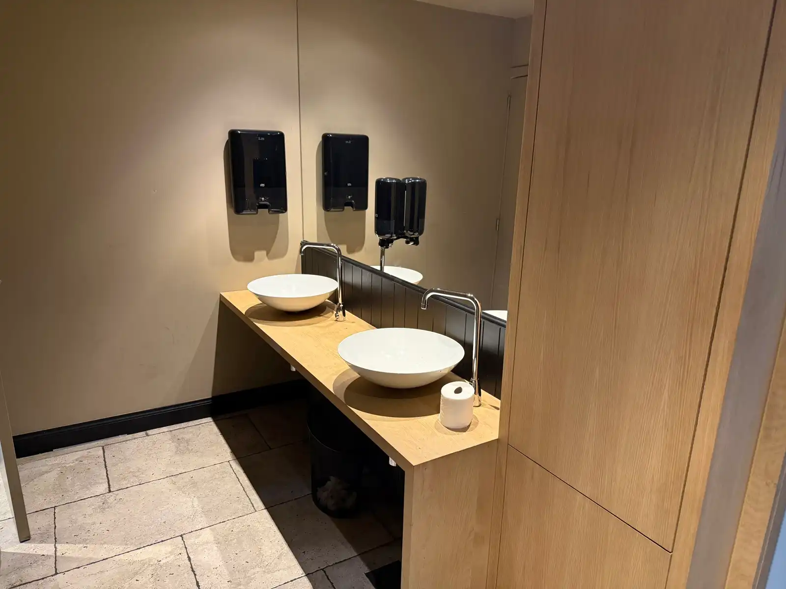 Projectgrond (vroegere feestzaal met woonst en parking) foto 20