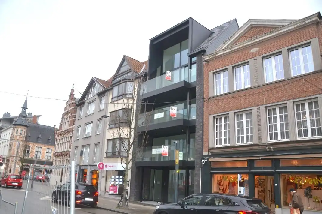 Luxe-appartement met 2 slaapkamers nabij de Grote Markt! foto {{pictureIndex}}