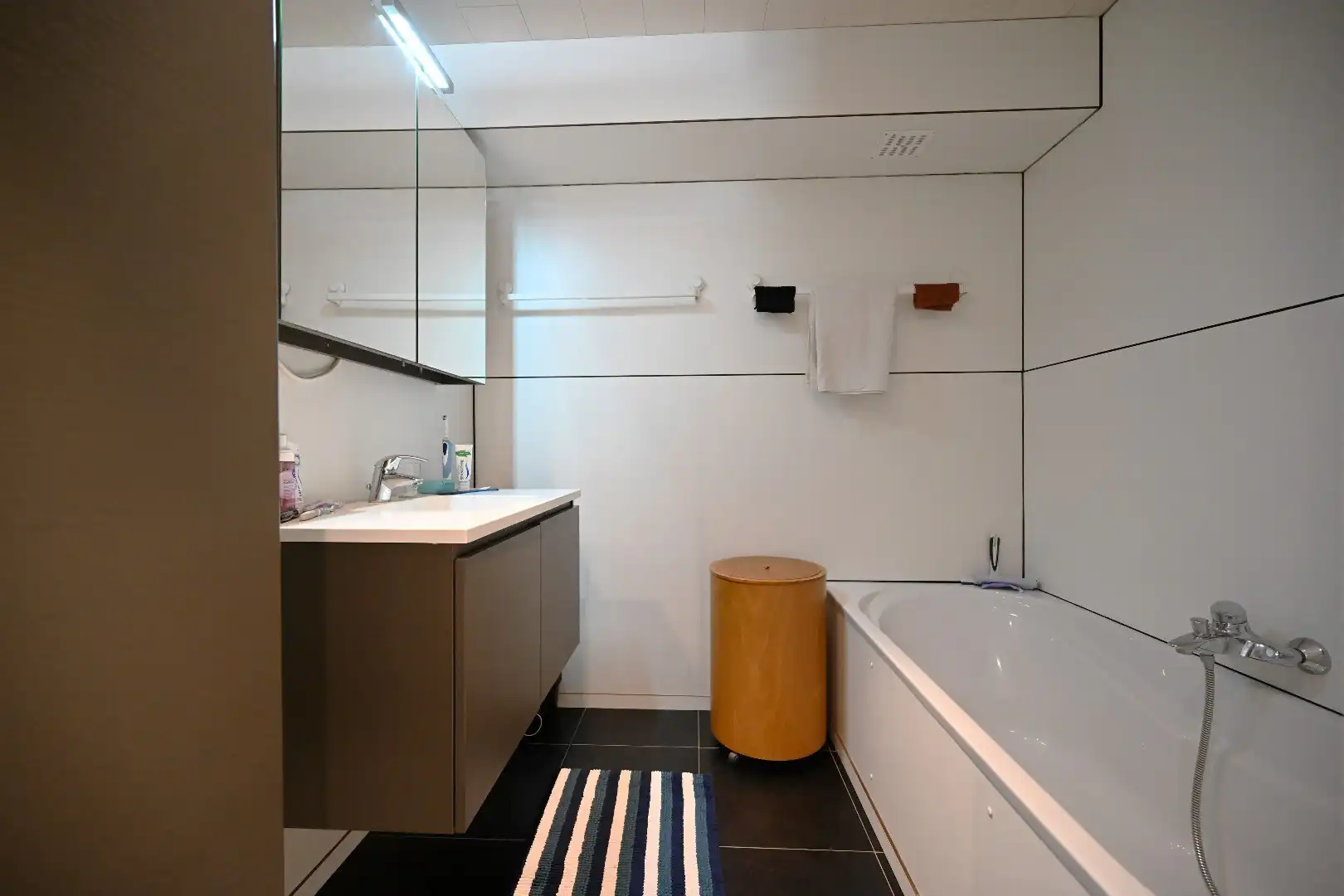 Energiezuinig appartement met 2 slpks te Eeklo foto 9