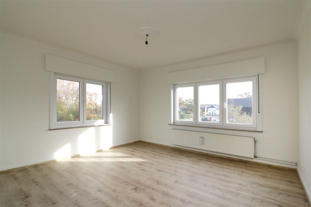 Villawoning met 4 slaapkamers en bijgebouw foto 27