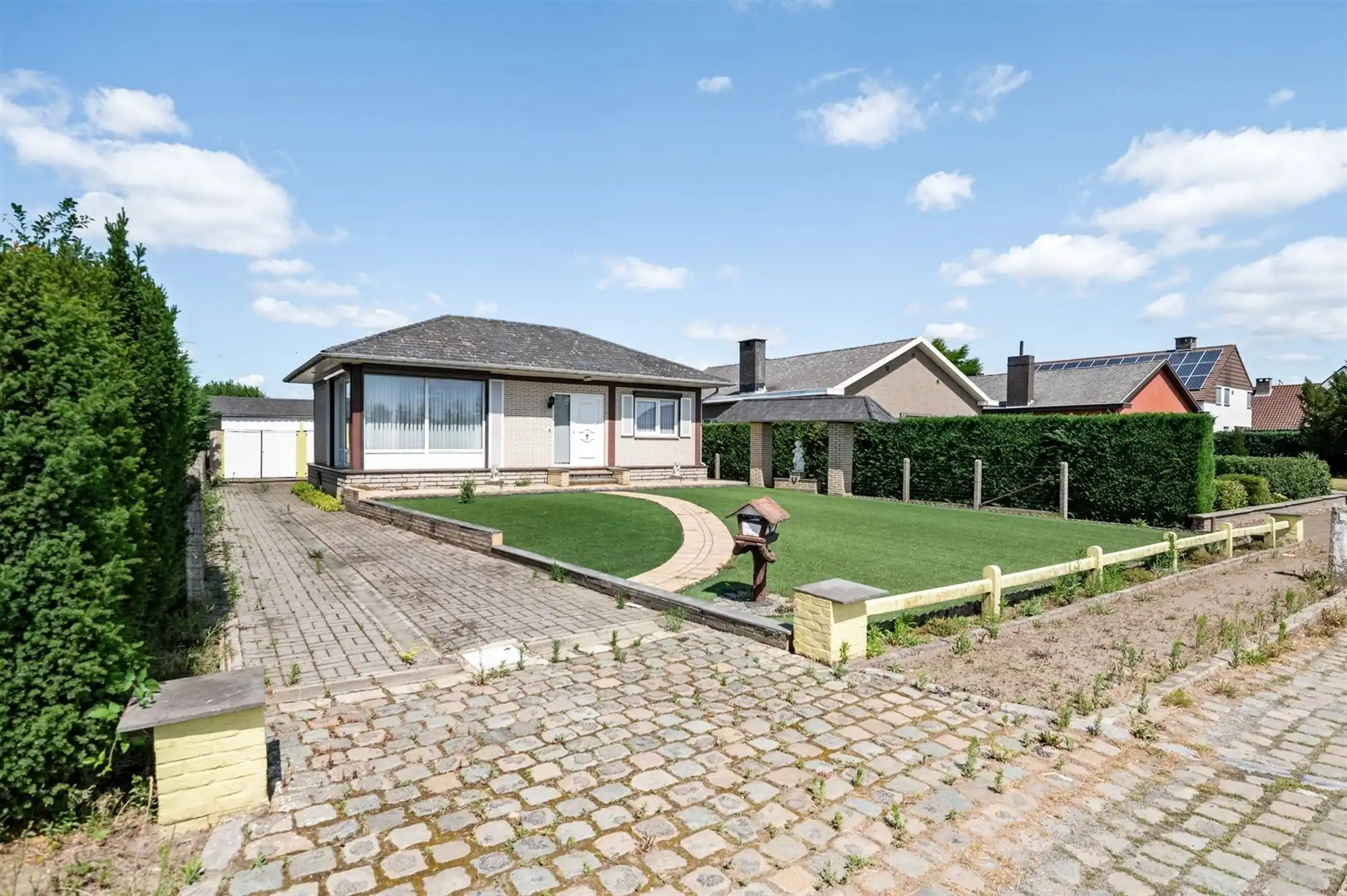 Hoofdfoto van de publicatie: Grondig te moderniseren woning te Putte