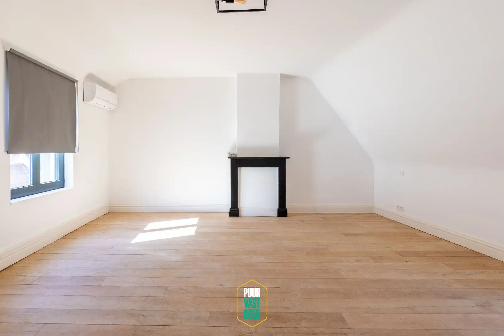 Prachtig gerestaureerde hoekwoning met grote garage bij 't Zand foto 25