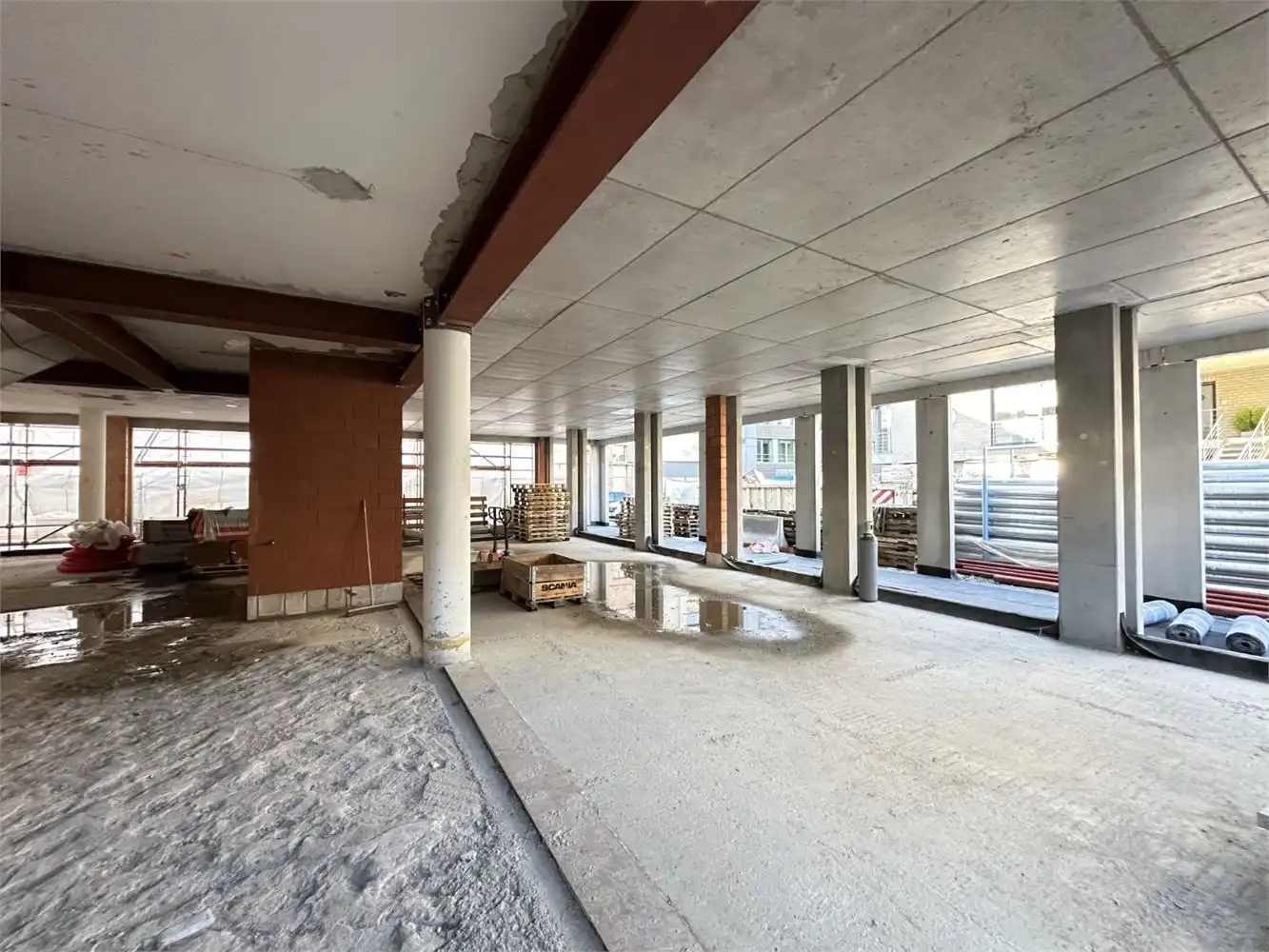 LAATSTE NIEUWBOUW COMMERCIËLE UNITS IN HET HIPPE PORTIER 51 foto 9