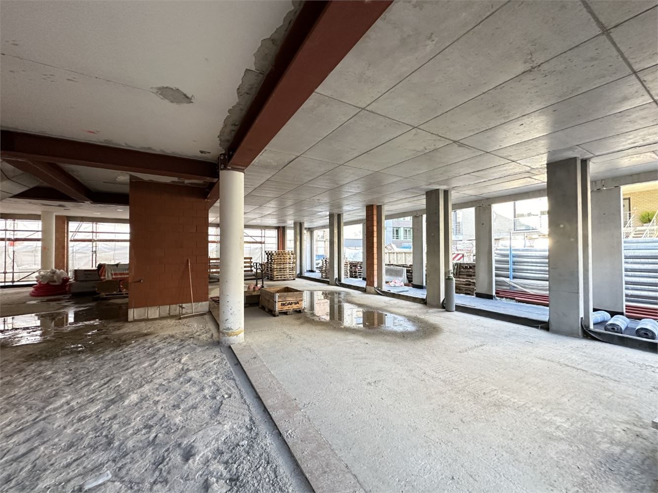 LAATSTE NIEUWBOUW COMMERCIËLE UNITS IN HET HIPPE PORTIER 51 foto 9