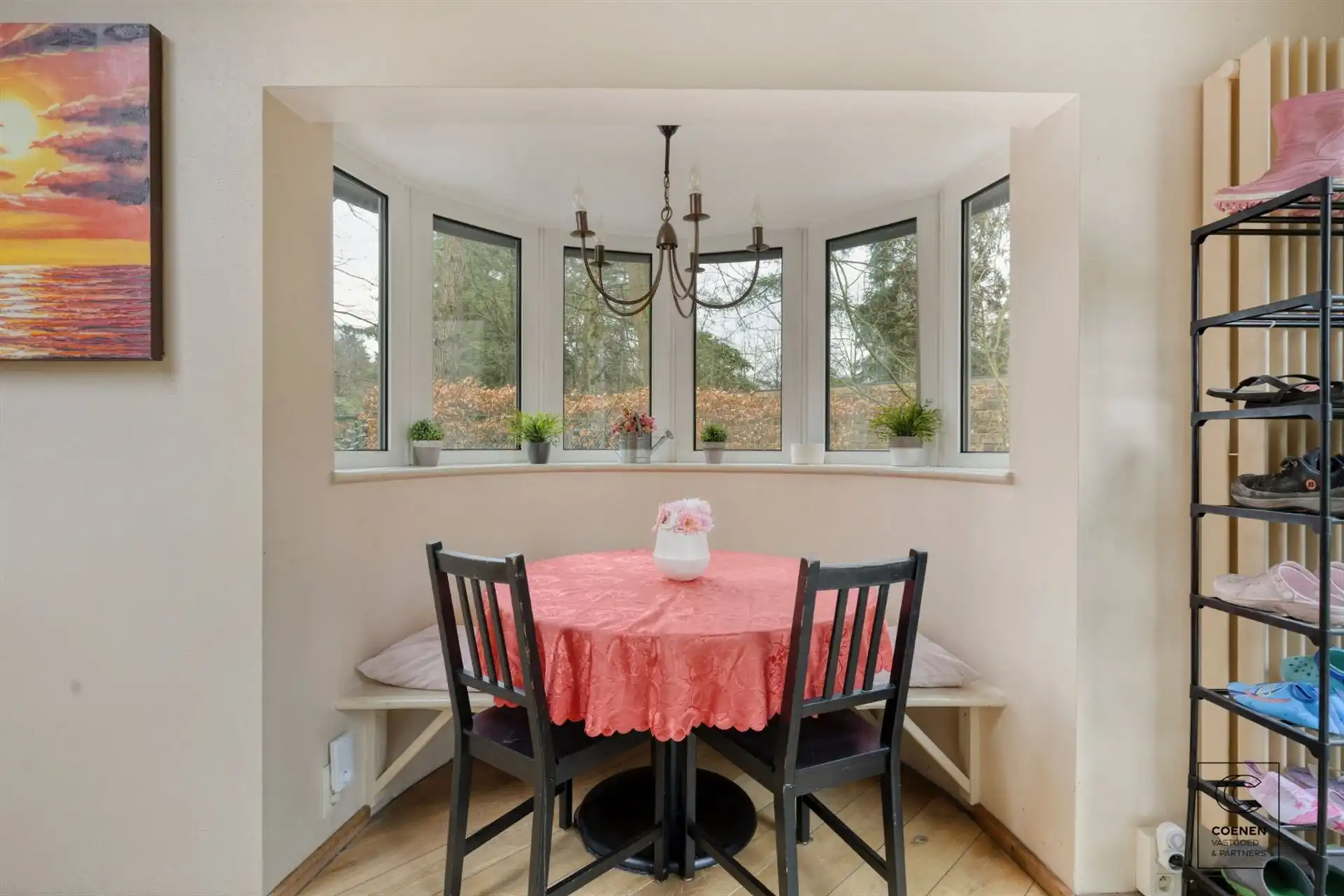 Lichtrijke en ruime villa van 338 m² met ingebouwd zwembad! foto 8