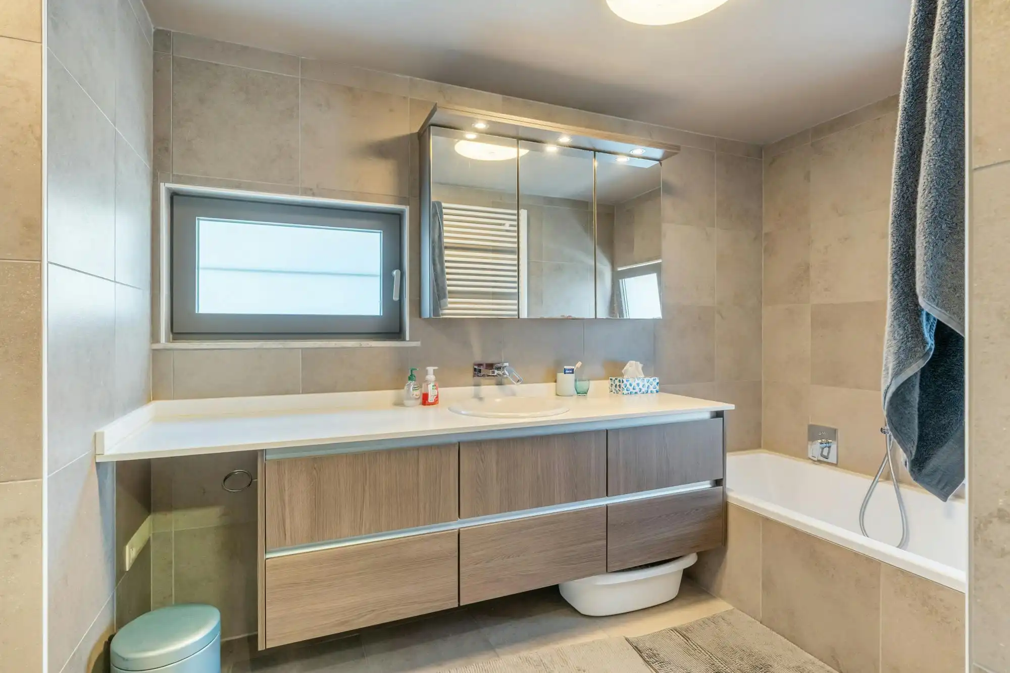 Gerenoveerde woning met praktijkruimte en 4 slaapkamers centrum Diepenbeek foto 15