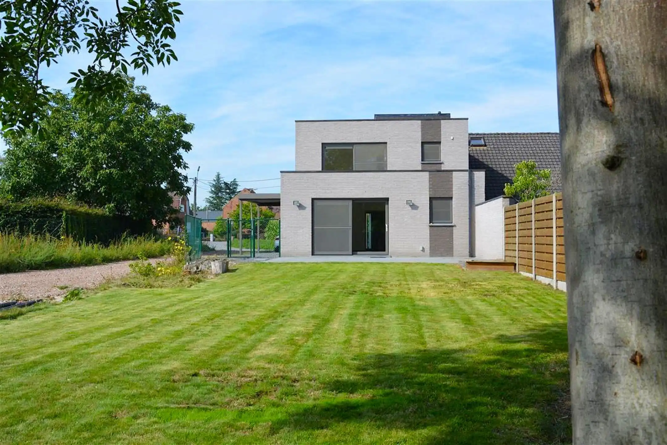 Charmante woning in het landelijke Wakkerzeel foto 2