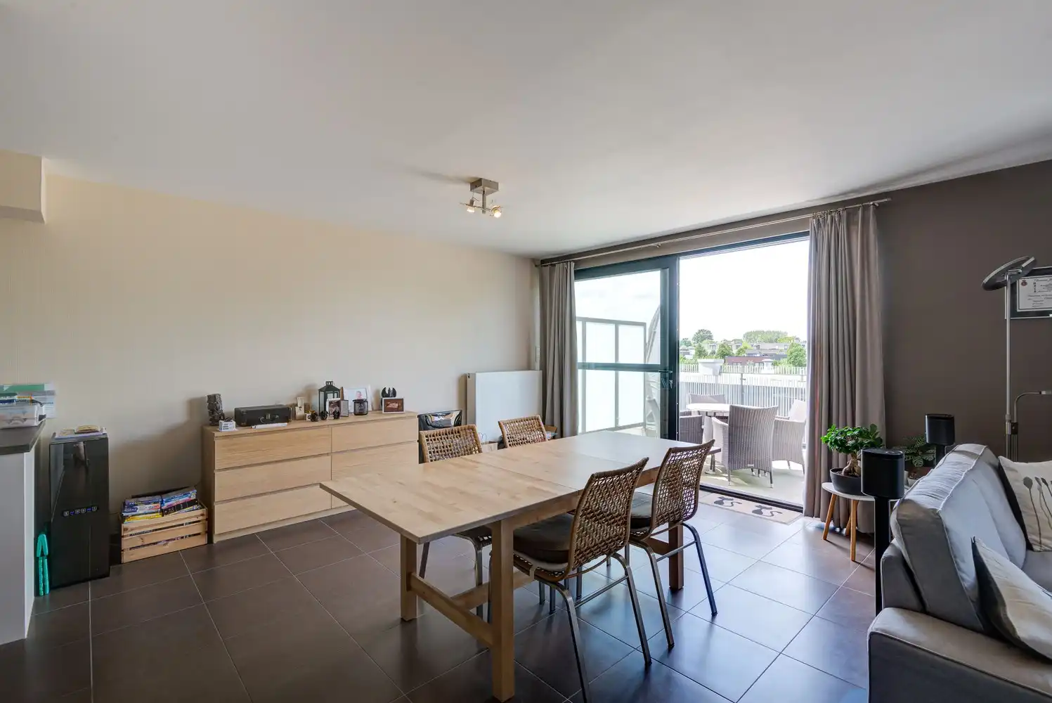 INSTAPKLAAR APPARTEMENT MET 2 SLAAPKAMERS EN AUTOTAANPLAATS NABIJ HET CENTRUM VAN BILZEN foto 7
