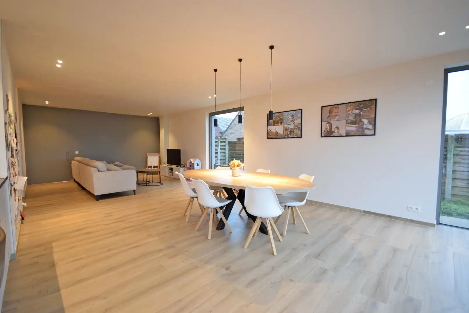 Ruime recente halfopen bebouwing met panoramisch verzicht foto 5