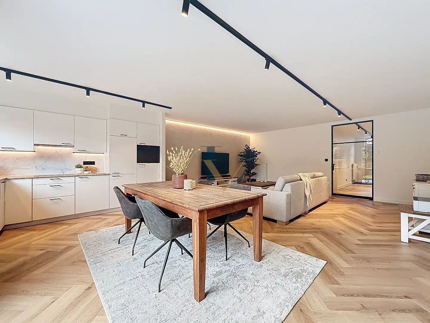Charmante gerenoveerde rijwoning in pastoriestijl te koop in centrum Schilde foto 11