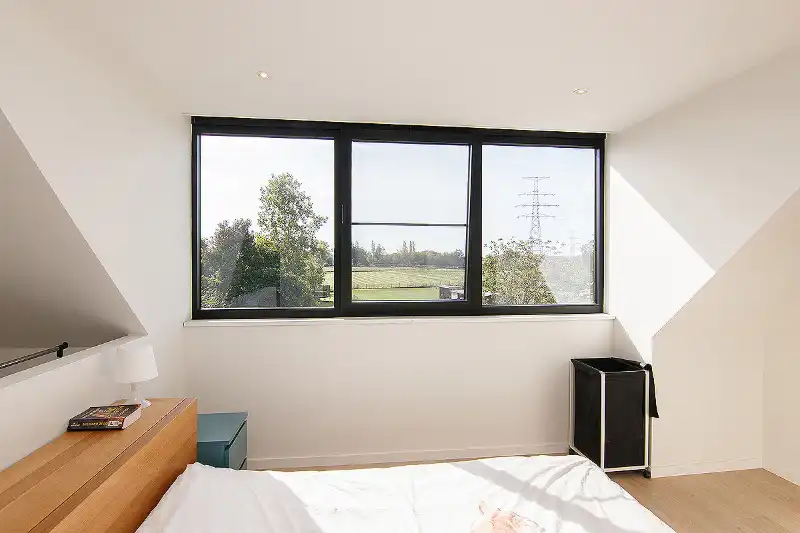 Zeer recent, doordacht en ingrijpend gerenoveerde gezinswoning gelegen op een zeer gewilde locatie! foto 28