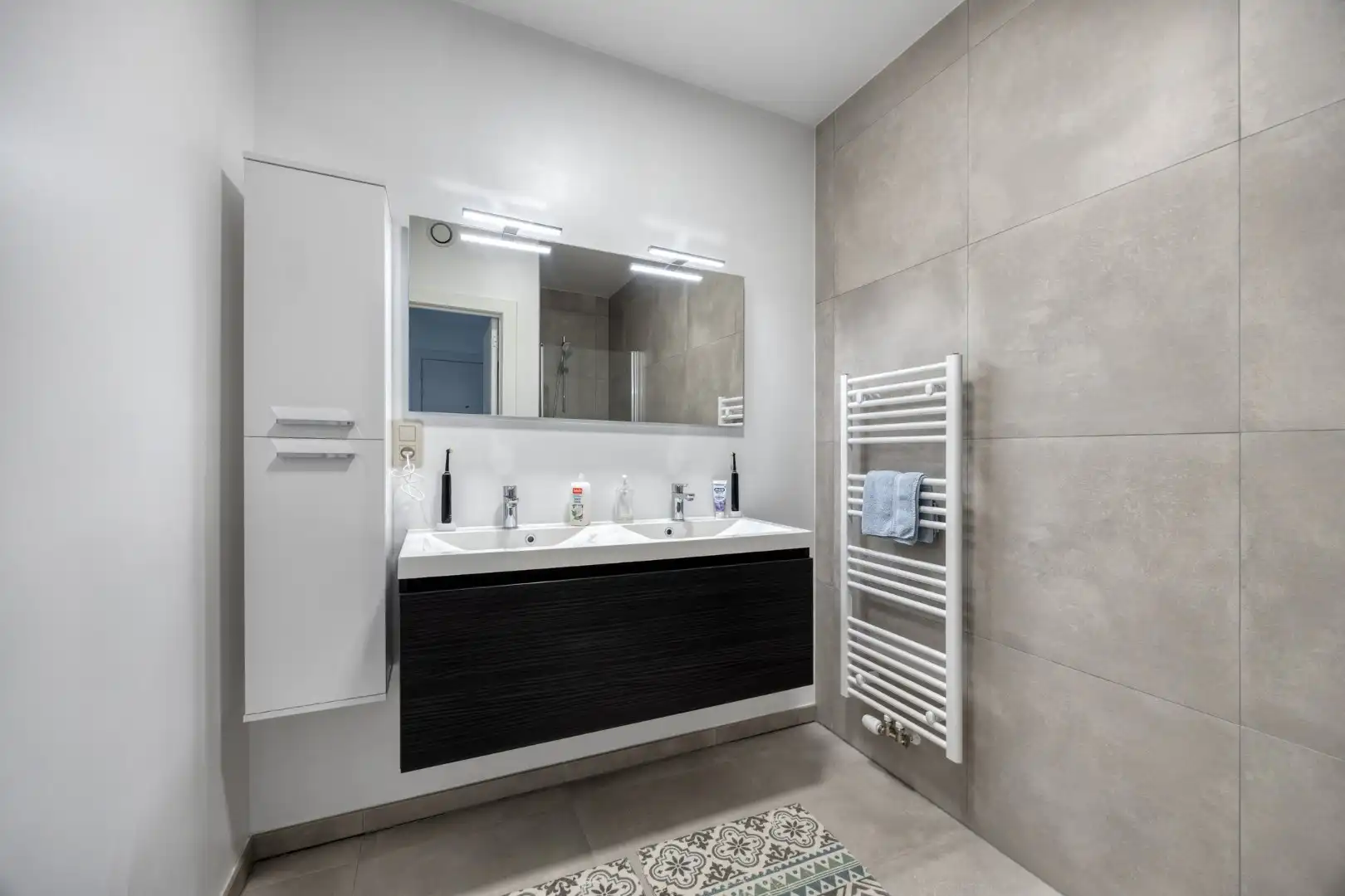 Instapklaar BEN-appartement met mooi terras en 2 autostaanplaatsen foto 17