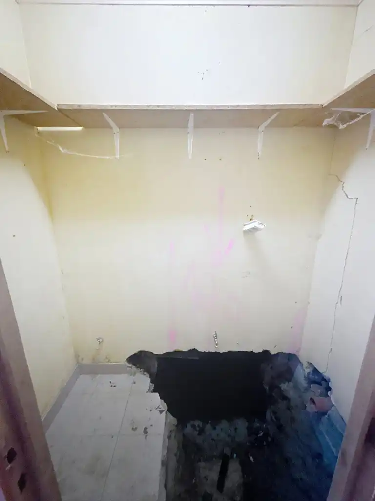 Te renoveren handelspand met appartement foto 19