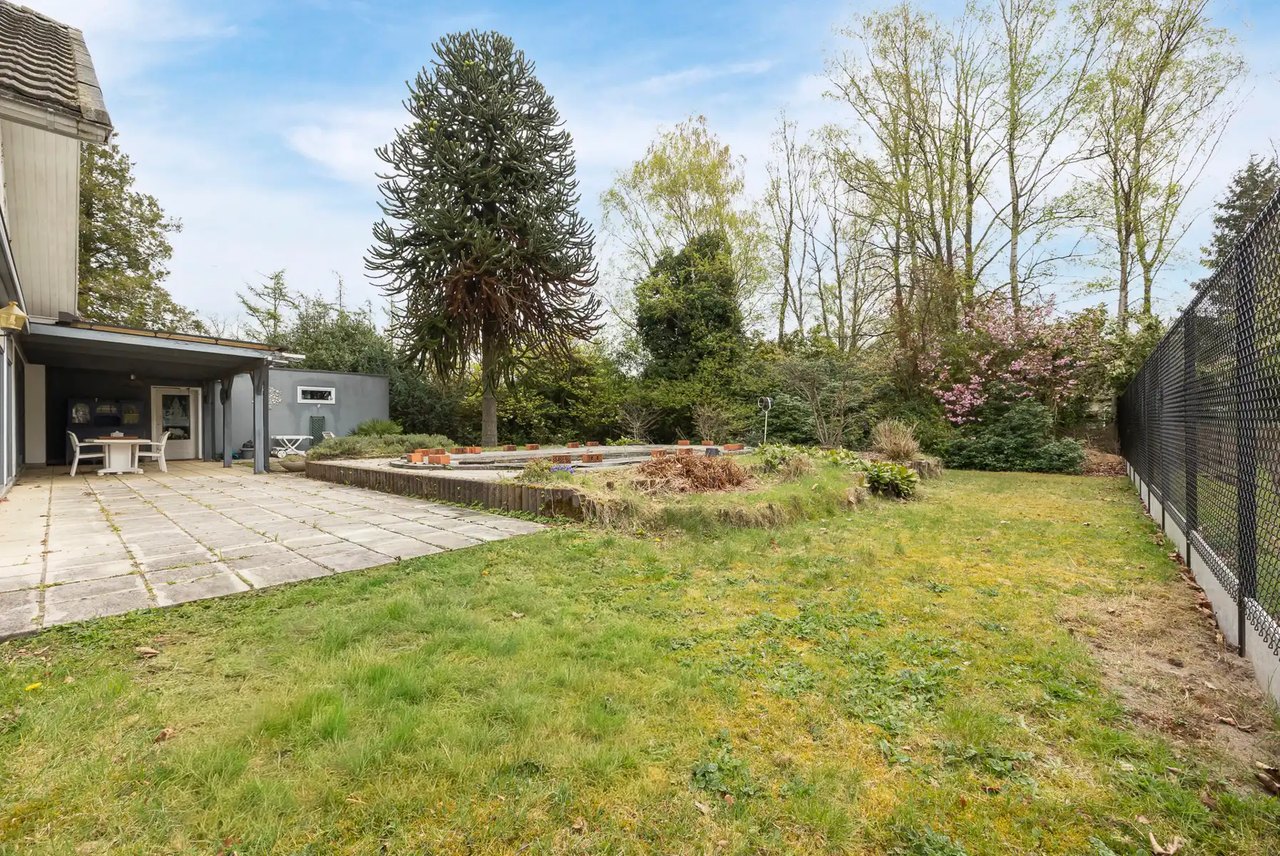 Te renoveren woning met 2 slpk op 1.473m² te Koningshof foto 6