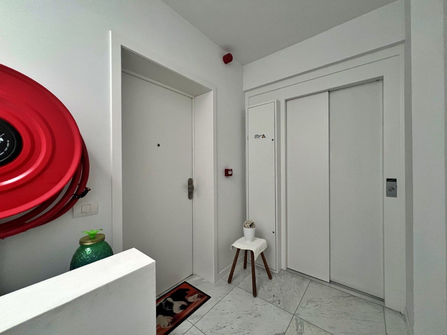 Recent 2-slaapkamer appartement met verschillende terrassen, een kelderberging en een parkeerplaats foto 15
