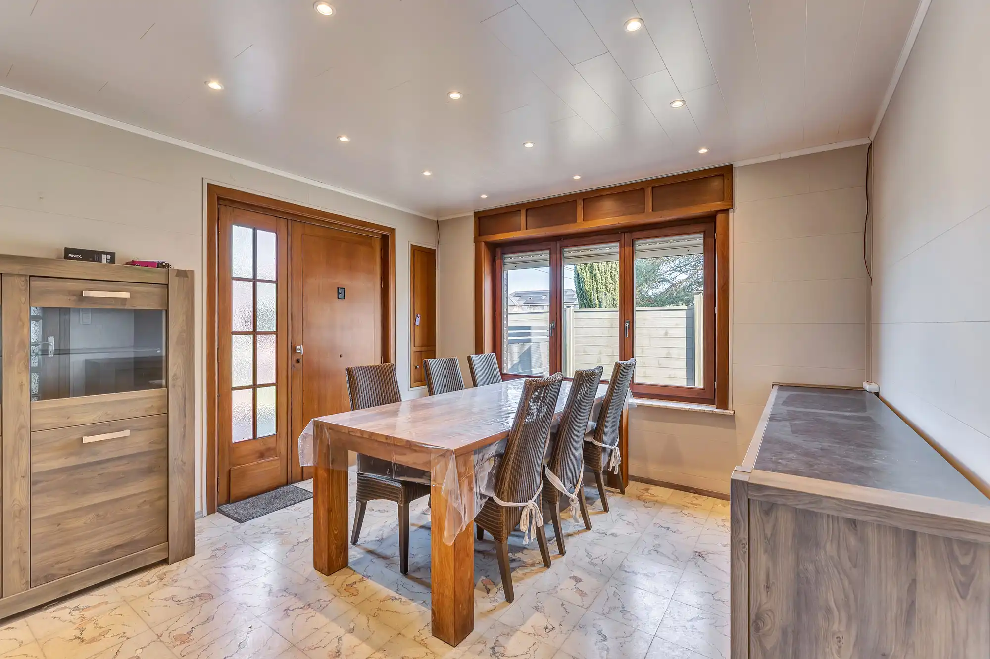 Robuuste woning op ruim perceel foto 5