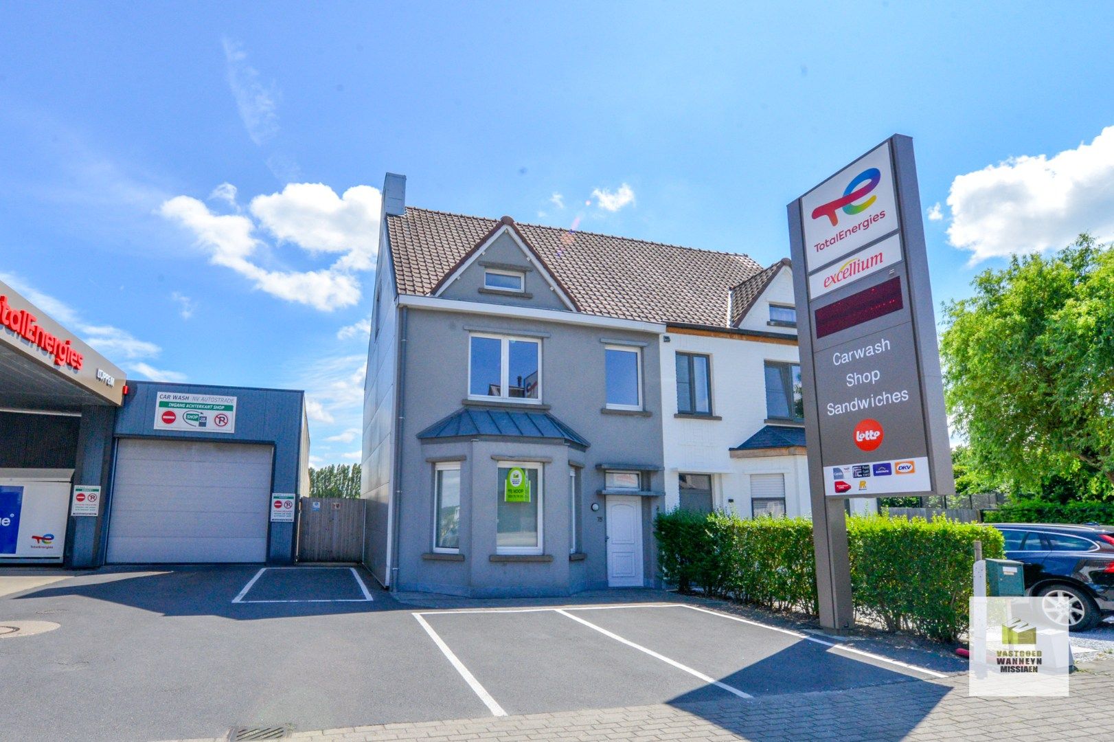 Instapklare woning met 3 à 4slpk en tuin op centrale ligging  foto {{pictureIndex}}