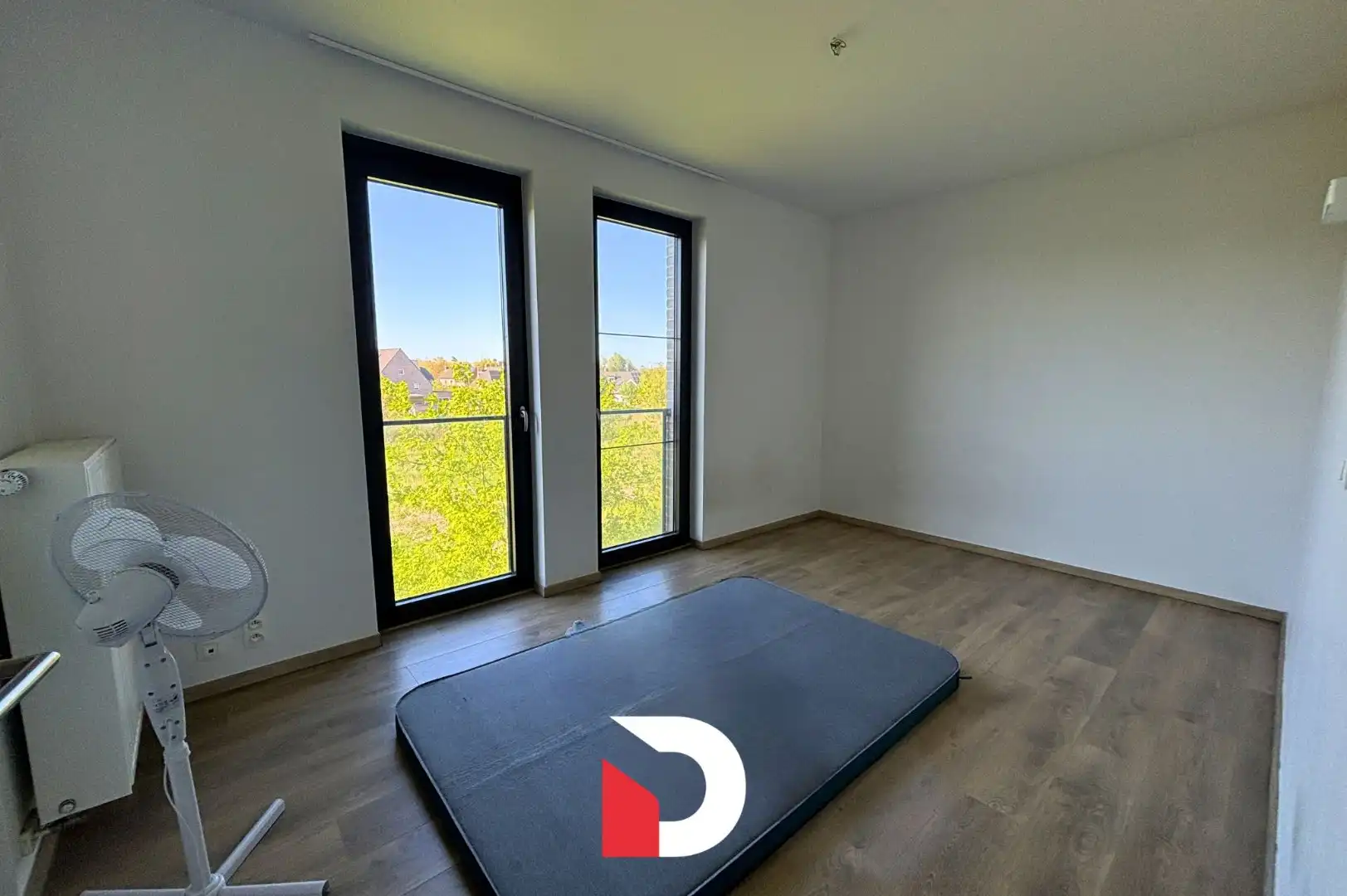 Recent appartement met 2 slaapkamer, terras en autostaanplaats foto 7